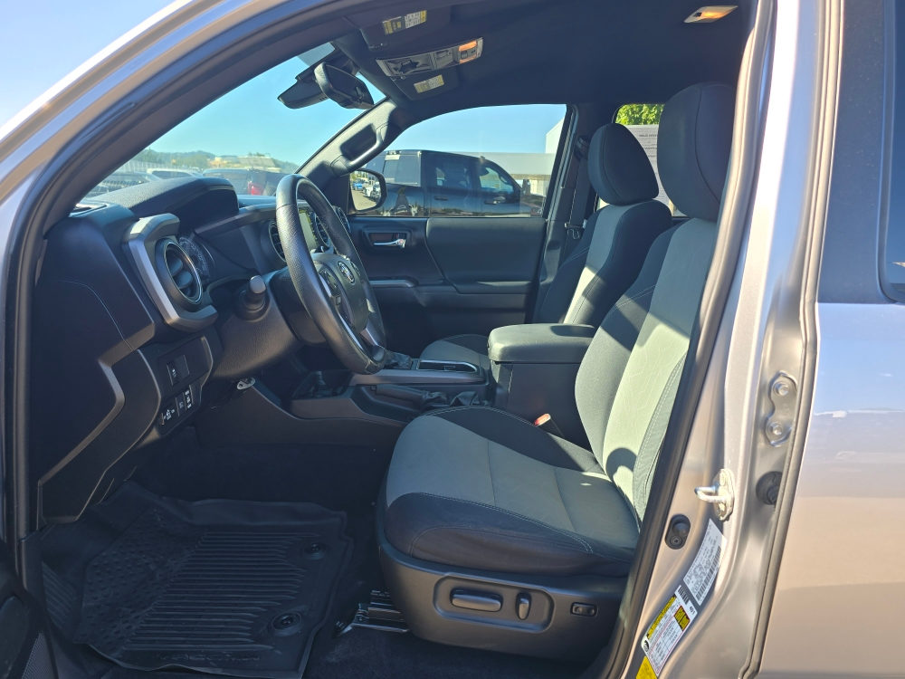 Thumbnail: 2021 Toyota Tacoma - 8