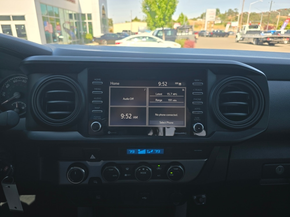 Thumbnail: 2022 Toyota Tacoma - 12