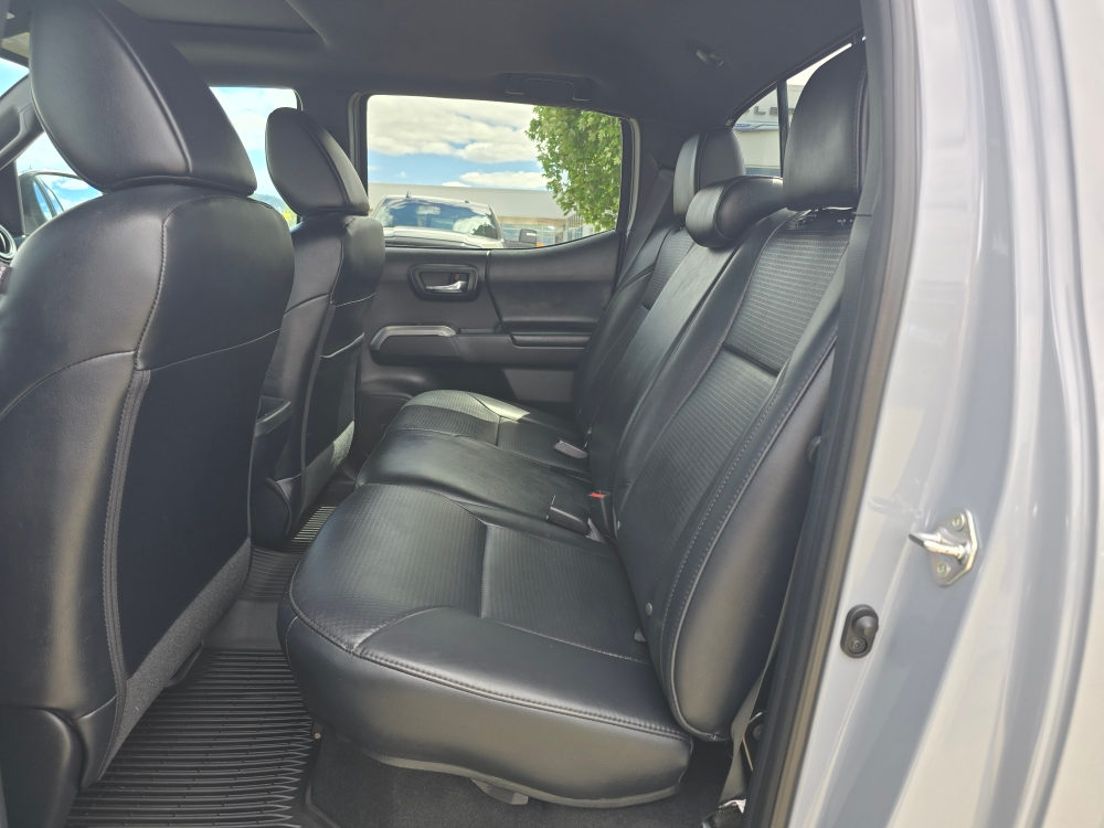 Thumbnail: 2019 Toyota Tacoma - 10