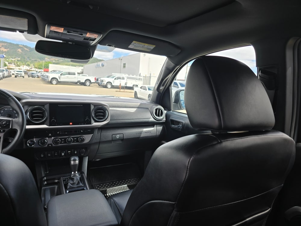 Thumbnail: 2019 Toyota Tacoma - 9