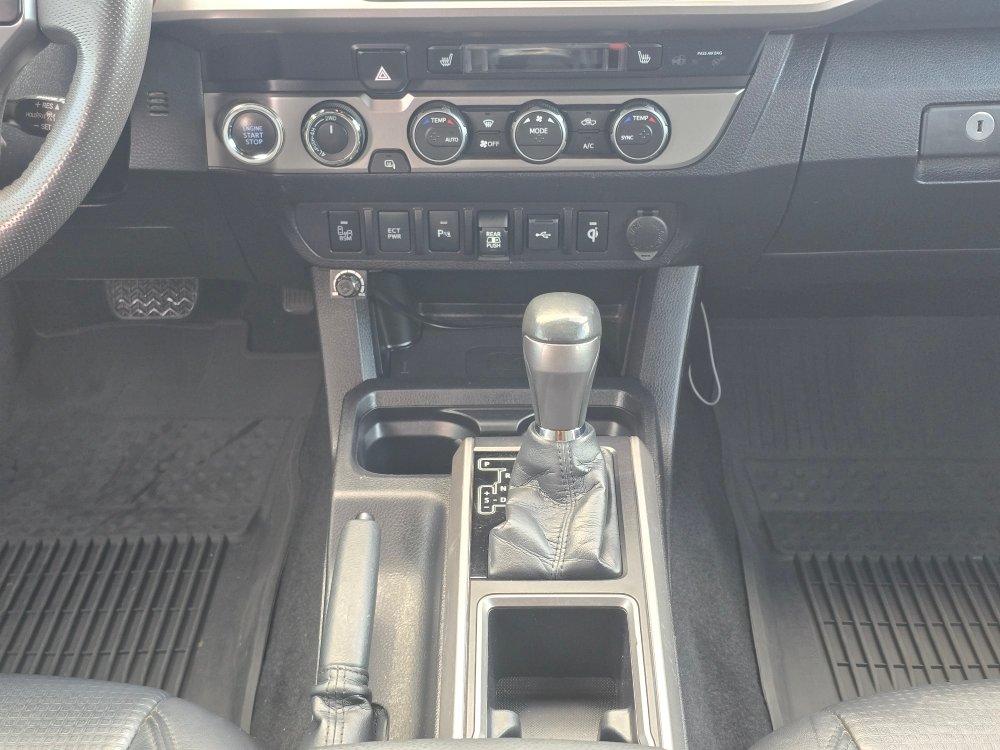 Thumbnail: 2021 Toyota Tacoma - 12