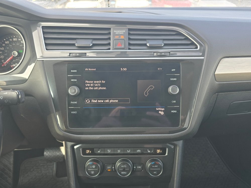 Thumbnail: 2019 Volkswagen Tiguan - 12