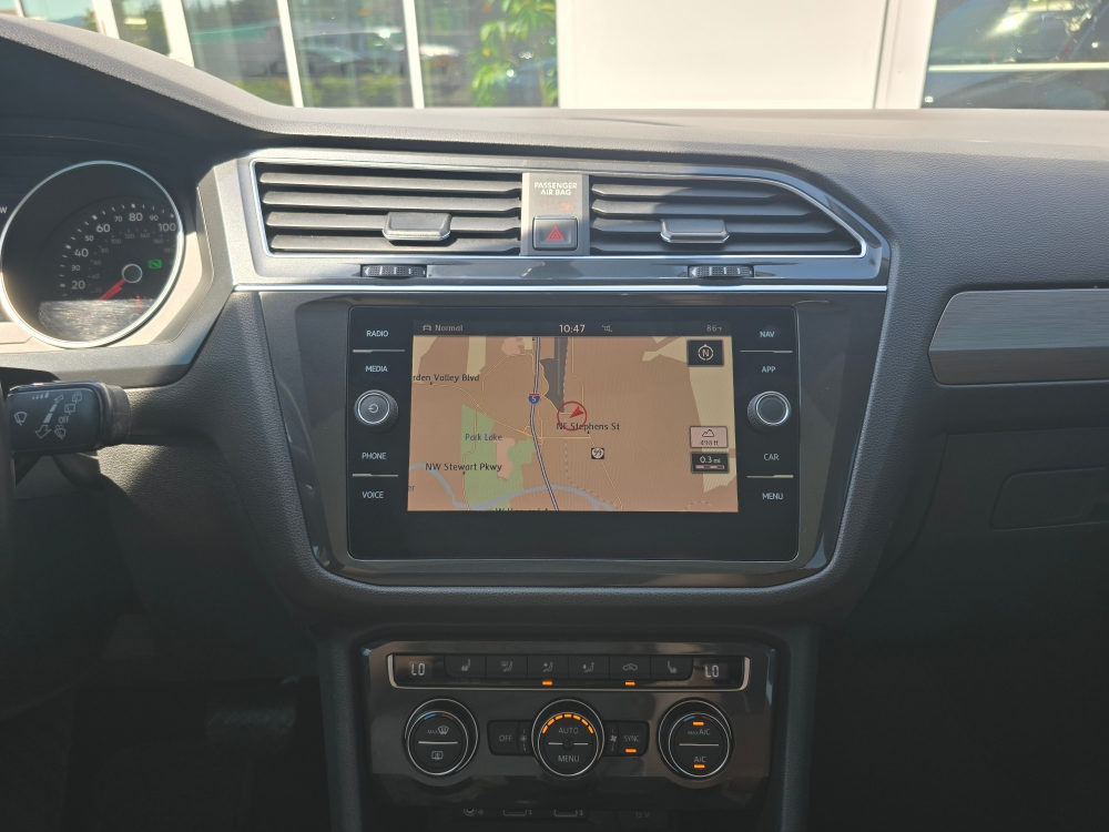 Thumbnail: 2018 Volkswagen Tiguan - 13