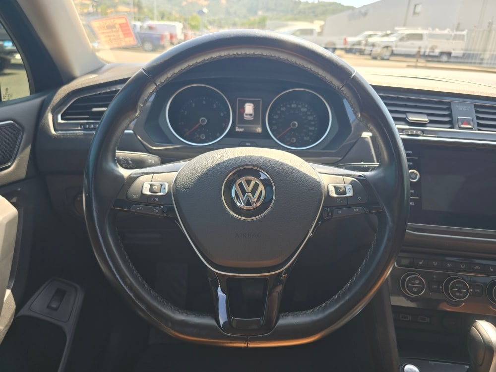 Thumbnail: 2018 Volkswagen Tiguan - 8