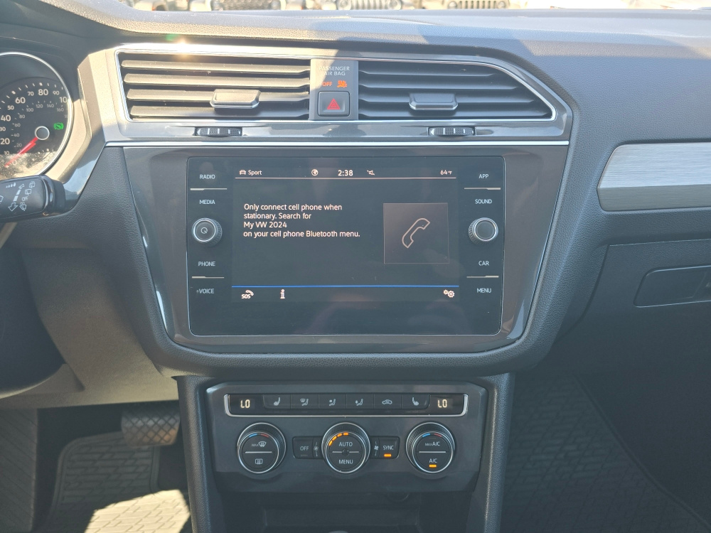 Thumbnail: 2021 Volkswagen Tiguan - 12