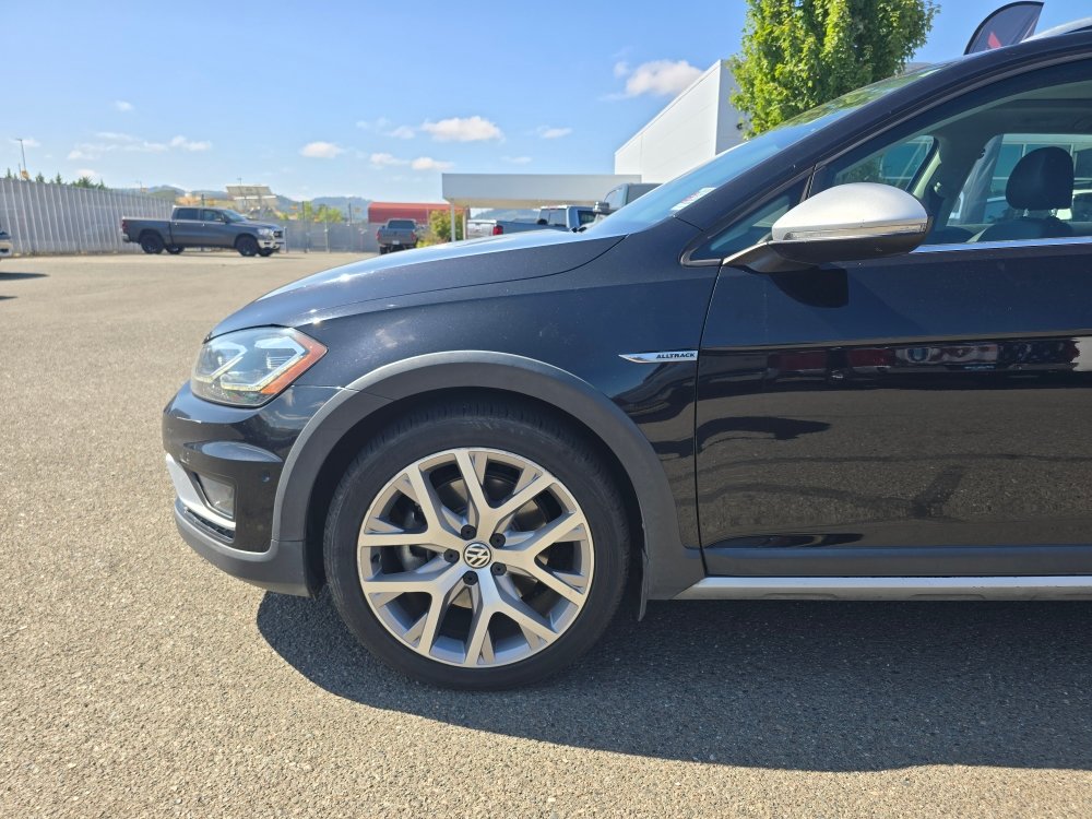 Thumbnail: 2018 Volkswagen Golf - 20