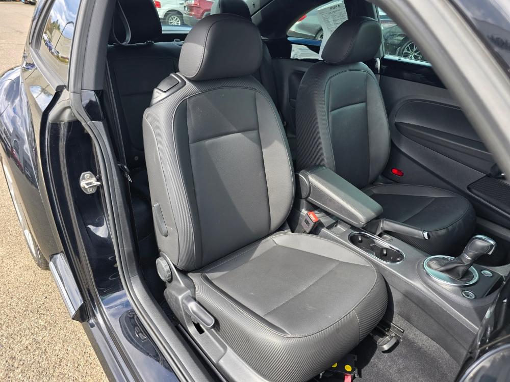 2016 Volkswagen Beetle SE 11