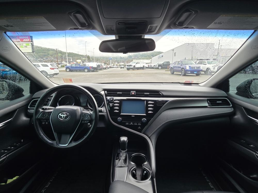 Thumbnail: 2020 Toyota Camry - 11