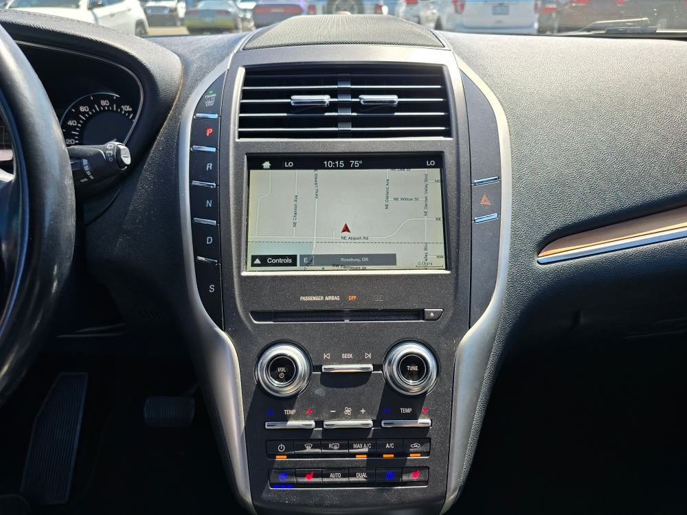 Thumbnail: 2016 Lincoln MKC - 11
