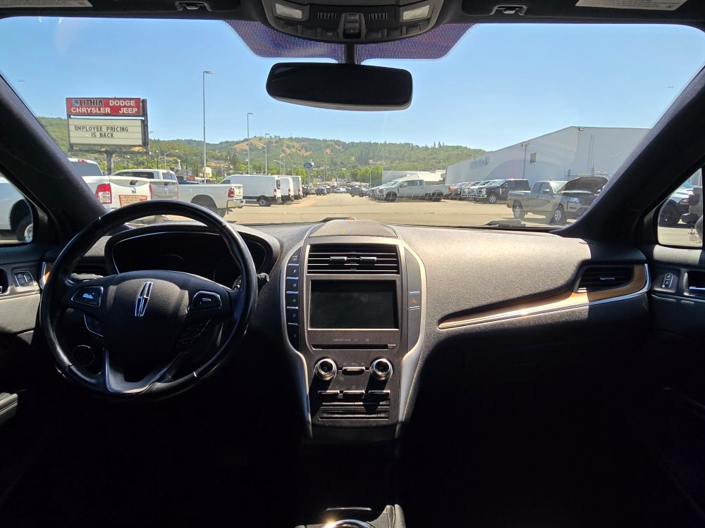 Thumbnail: 2016 Lincoln MKC - 10