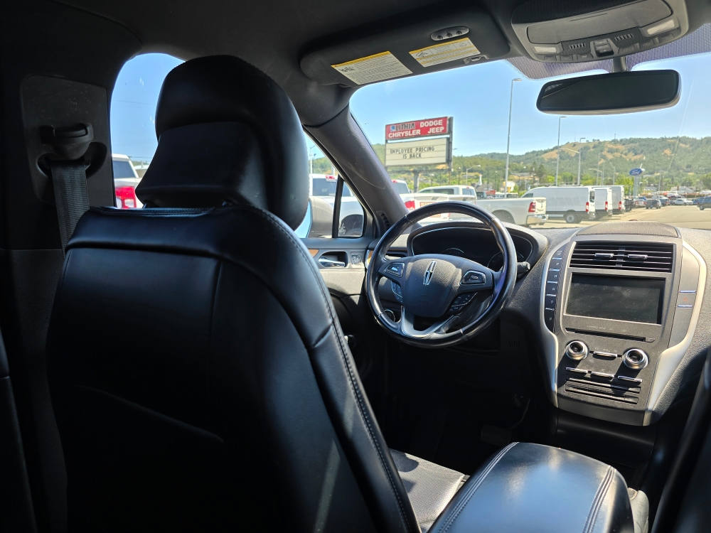 Thumbnail: 2016 Lincoln MKC - 2