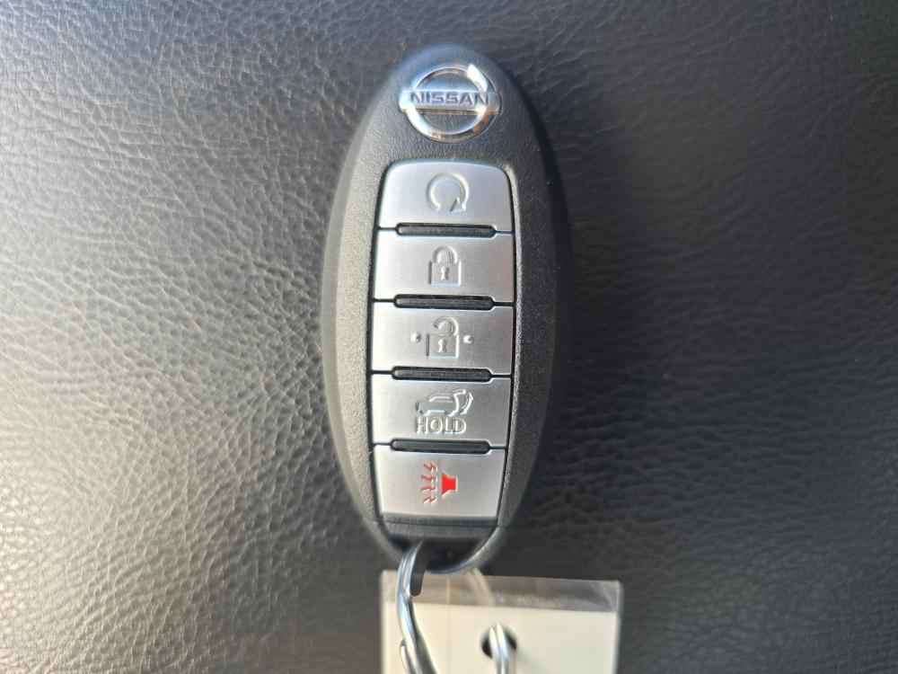 Thumbnail: 2016 Nissan Pathfinder - 16