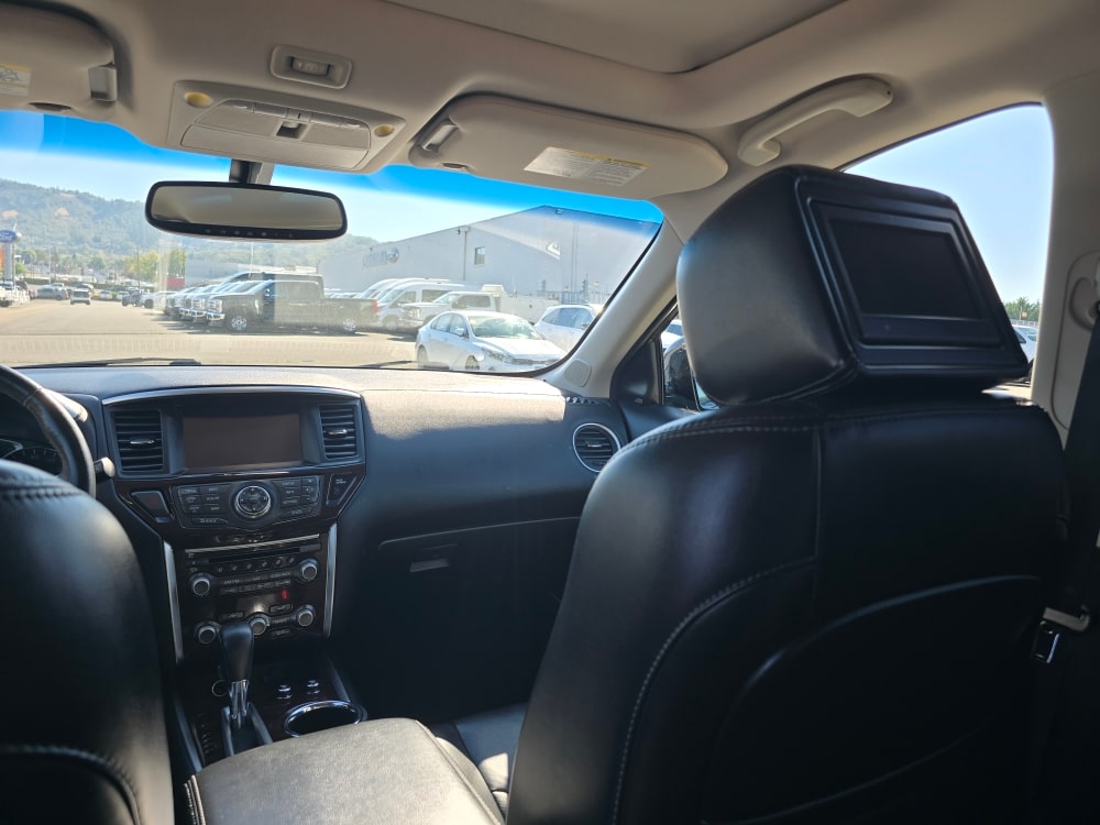 Thumbnail: 2016 Nissan Pathfinder - 11