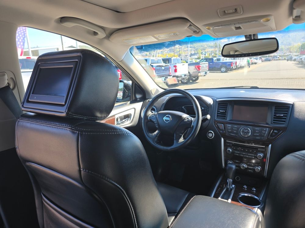 Thumbnail: 2016 Nissan Pathfinder - 2