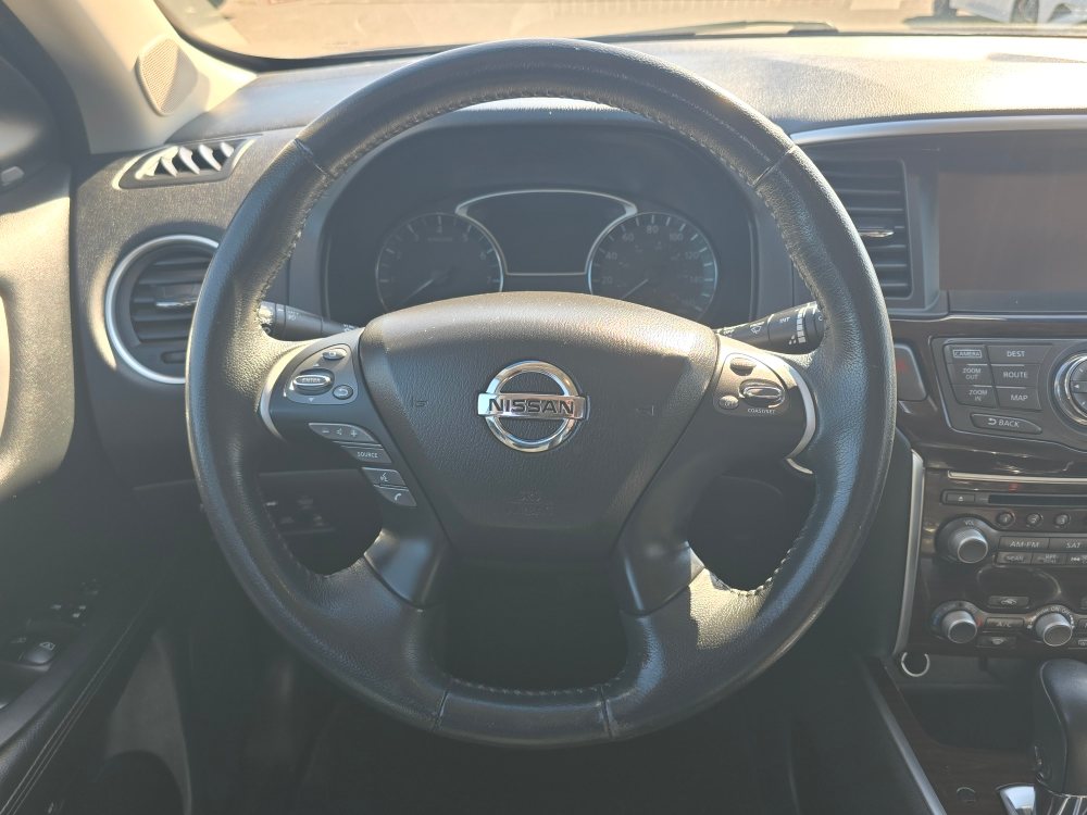 Thumbnail: 2016 Nissan Pathfinder - 8