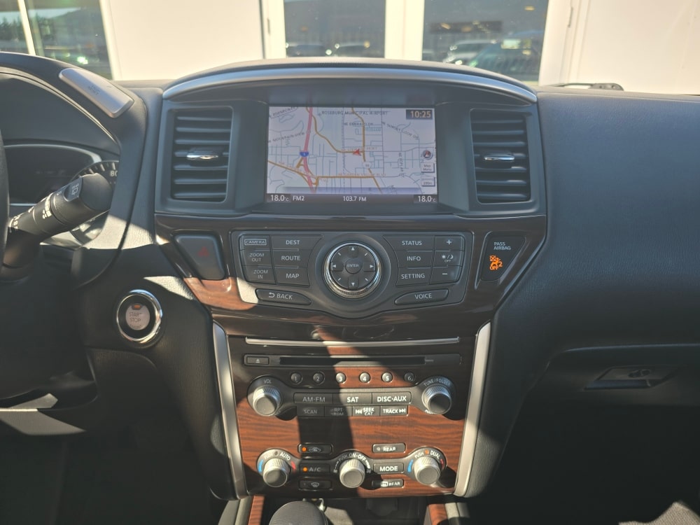 Thumbnail: 2016 Nissan Pathfinder - 13