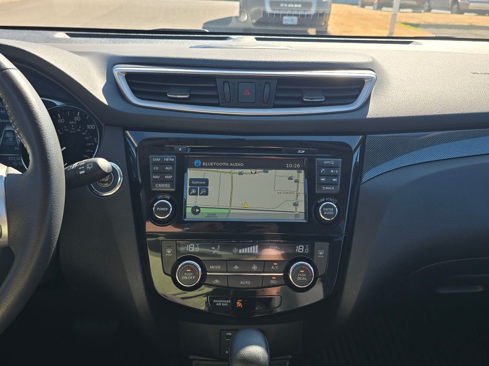 Thumbnail: 2015 Nissan Rogue - 13