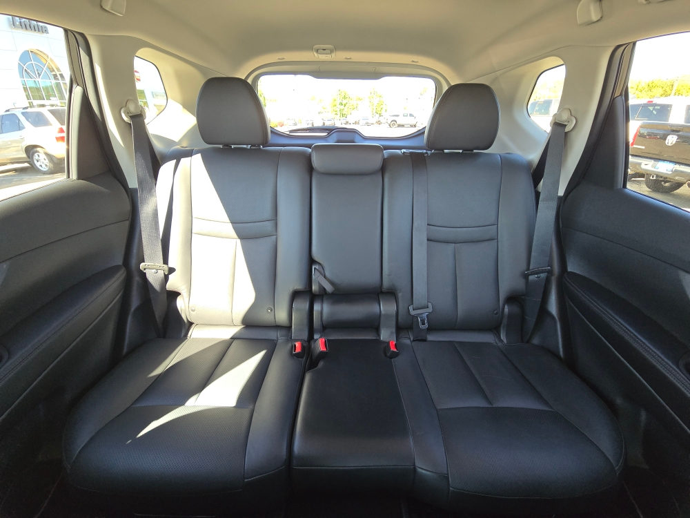 Thumbnail: 2015 Nissan Rogue - 19