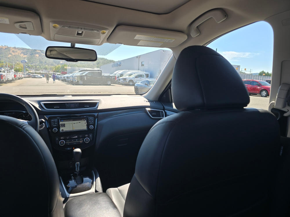 Thumbnail: 2015 Nissan Rogue - 11