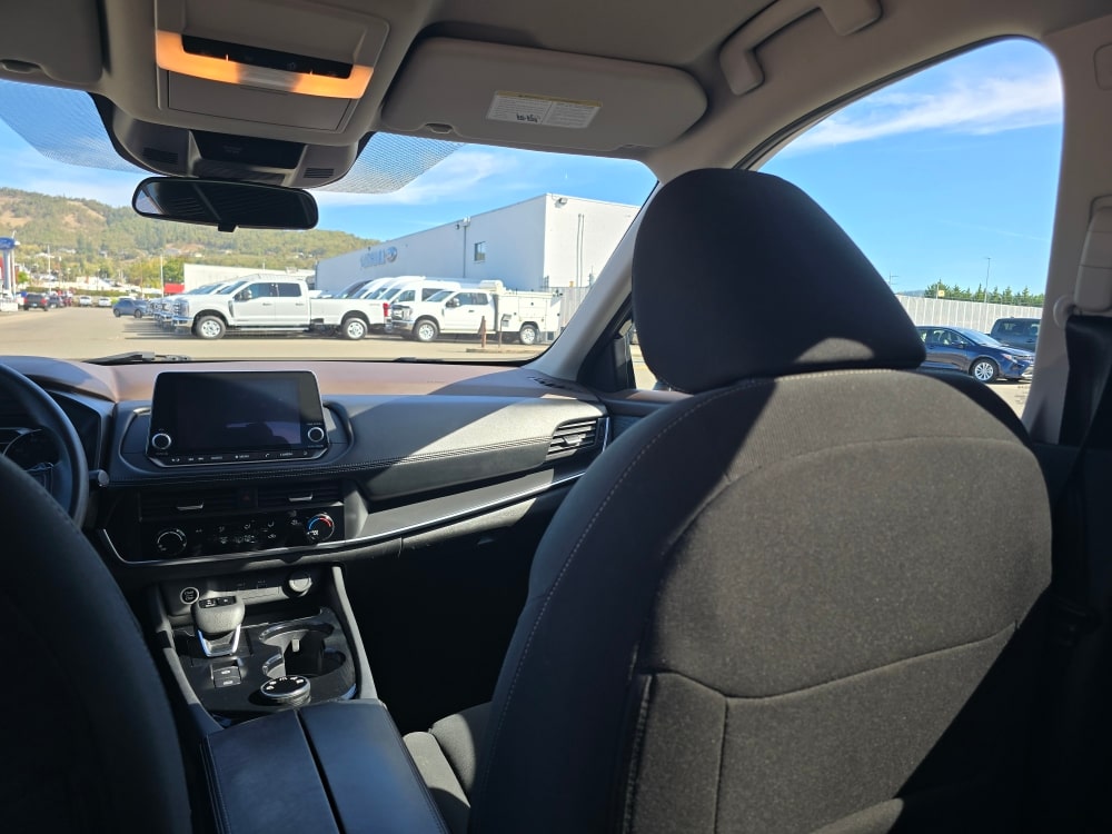 Thumbnail: 2023 Nissan Rogue - 9