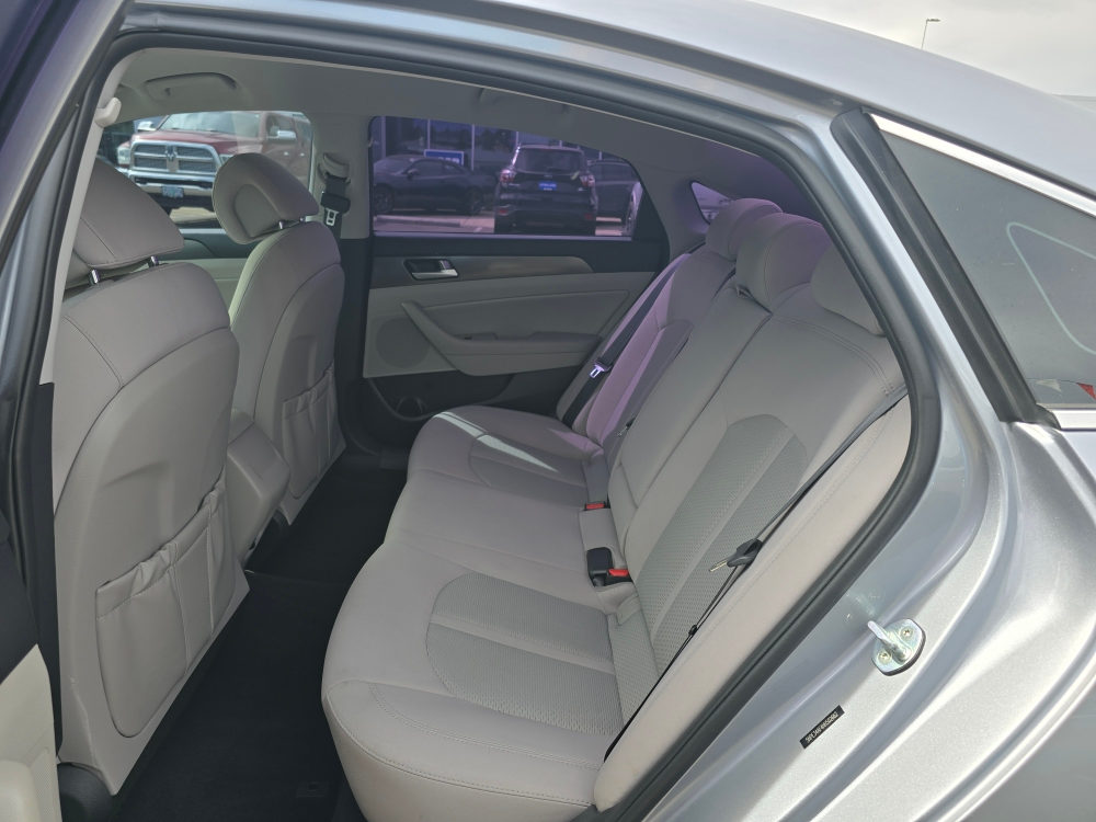 Thumbnail: 2017 Hyundai Sonata - 10