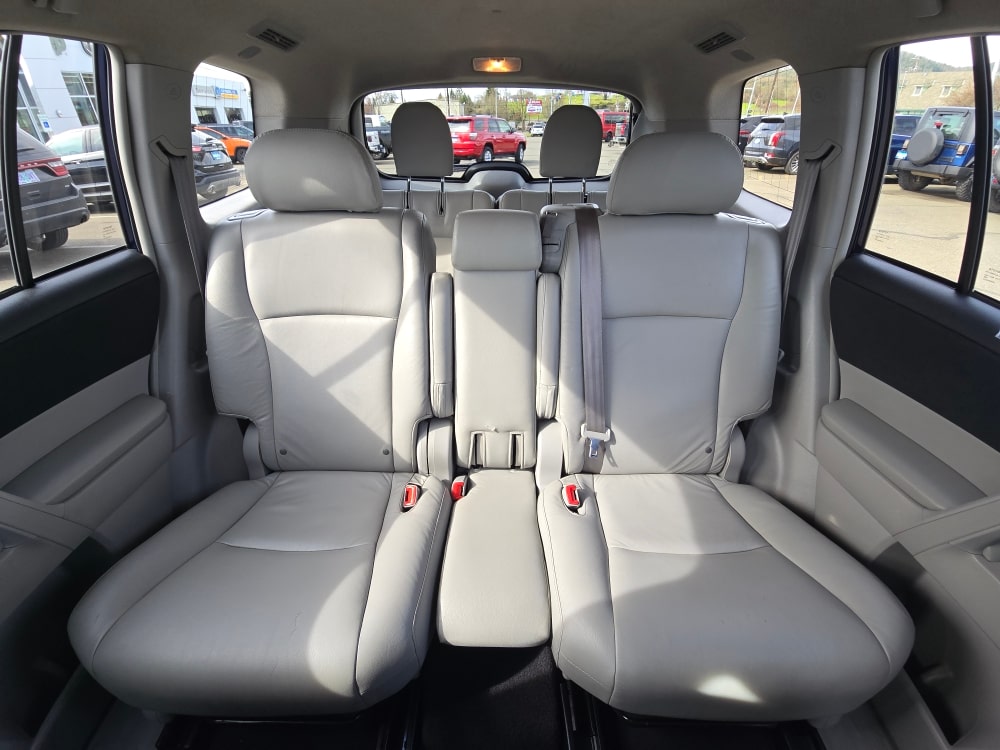 Thumbnail: 2013 Toyota Highlander - 20