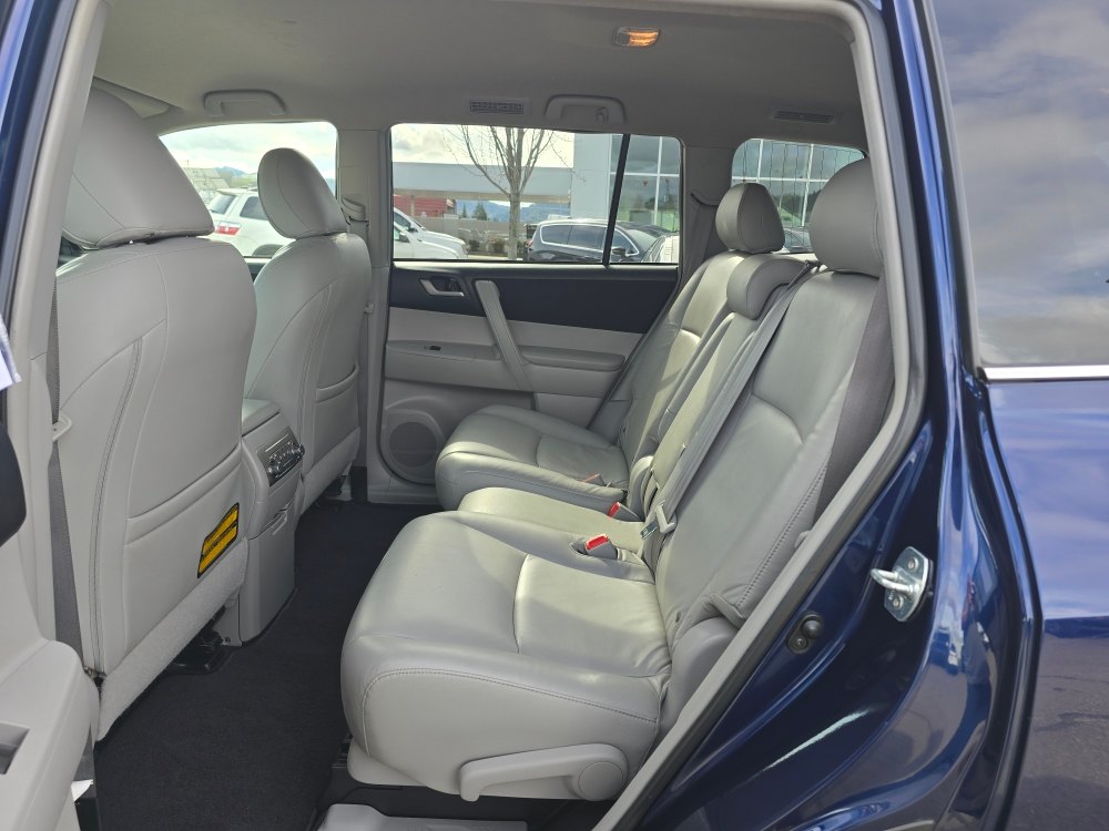 Thumbnail: 2013 Toyota Highlander - 10