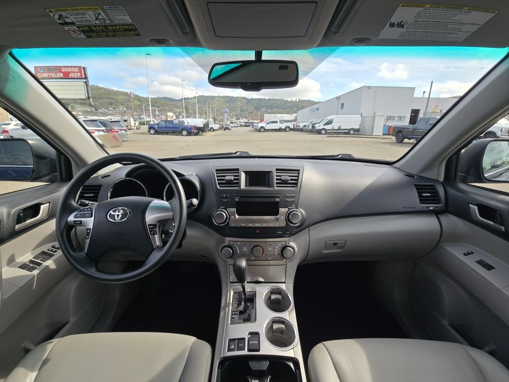 Thumbnail: 2013 Toyota Highlander - 11