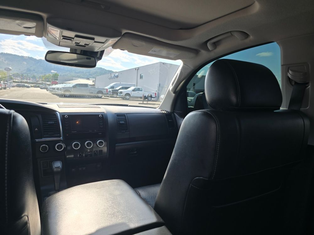 Thumbnail: 2021 Toyota Sequoia - 18