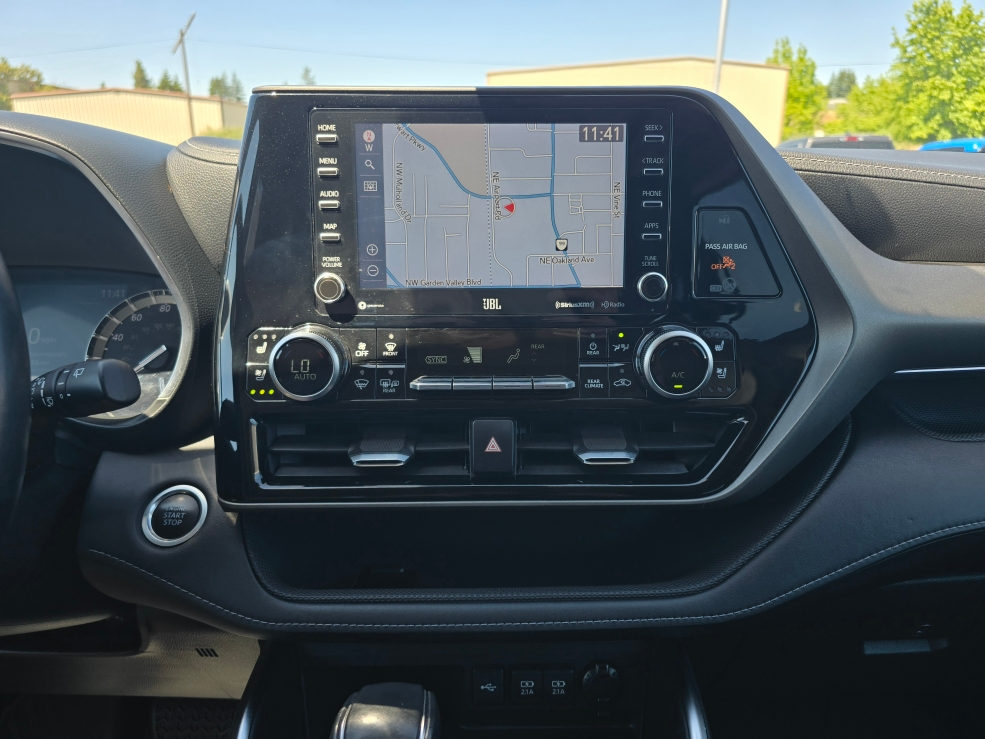 Thumbnail: 2020 Toyota Highlander - 12