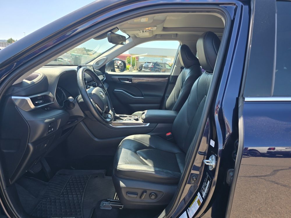 Thumbnail: 2020 Toyota Highlander - 9