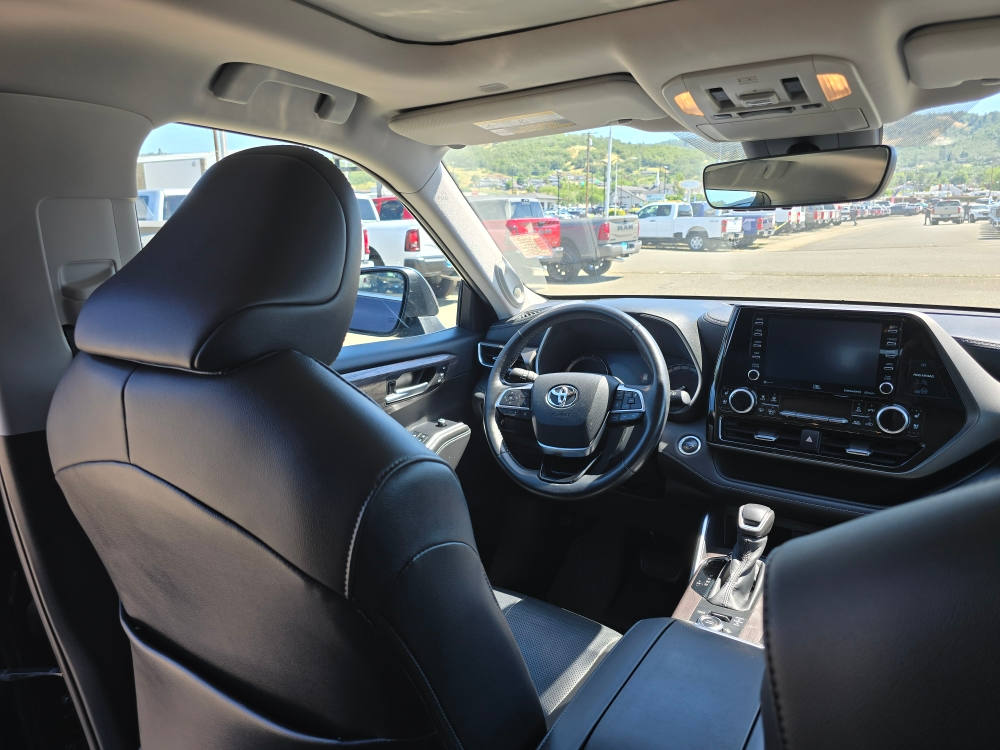 Thumbnail: 2020 Toyota Highlander - 2