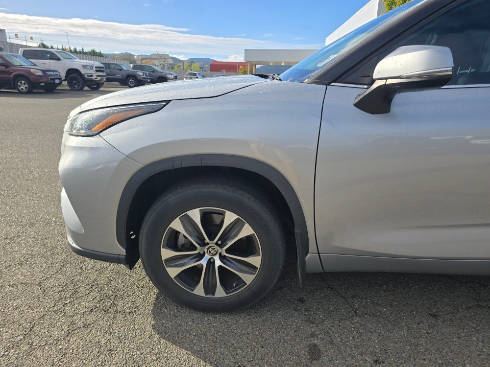 Thumbnail: 2022 Toyota Highlander - 4