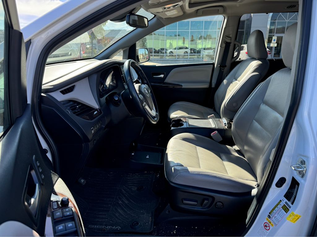 2019 Toyota Sienna Limited 9