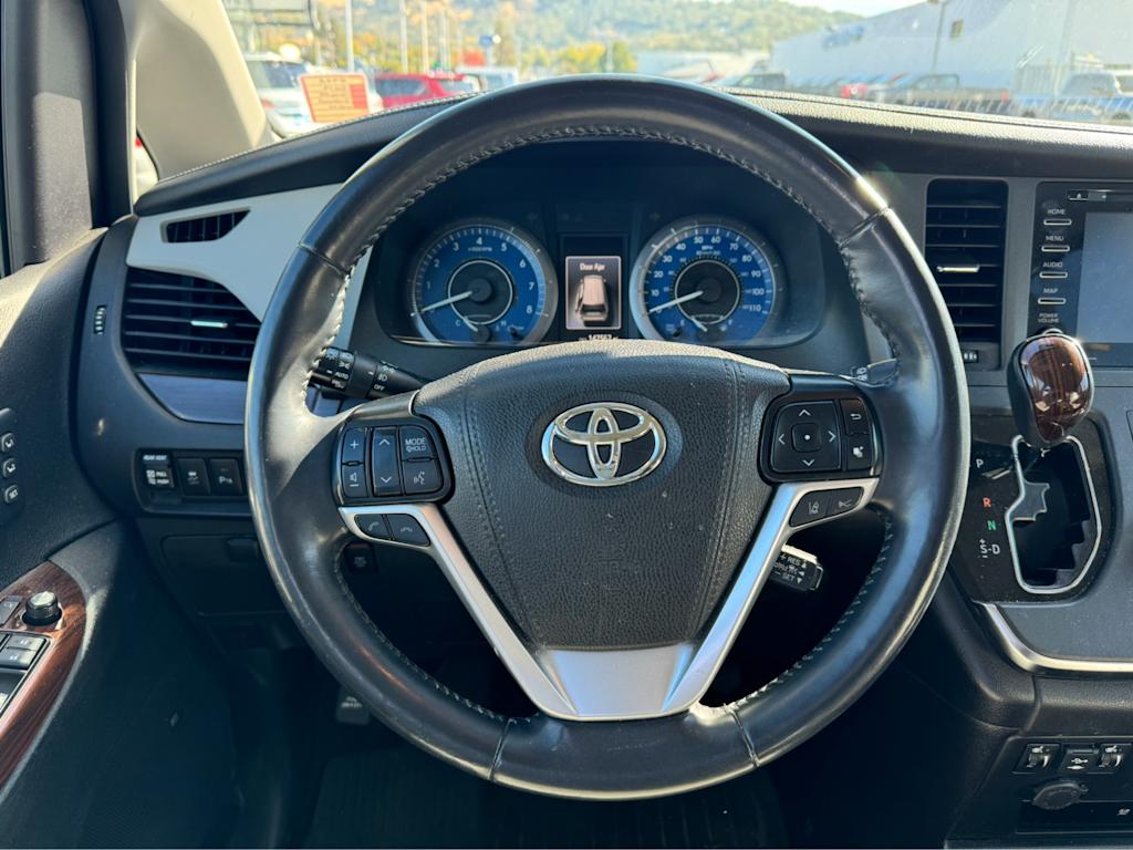 2019 Toyota Sienna Limited 8