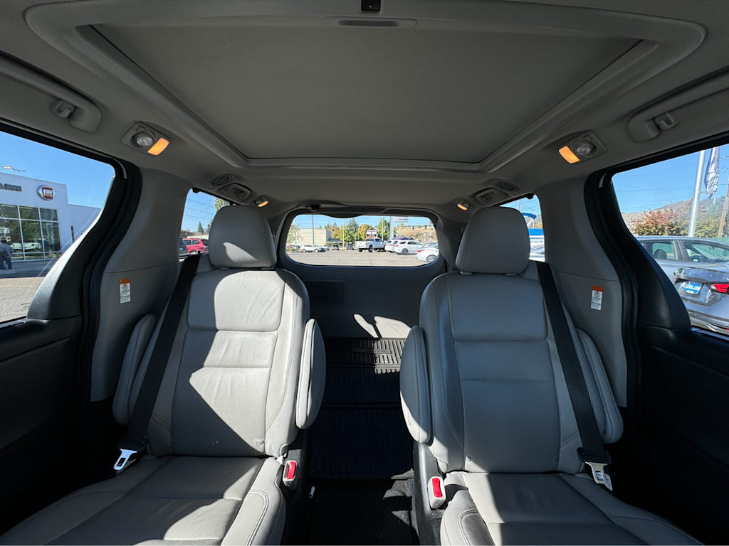 2019 Toyota Sienna Limited 20