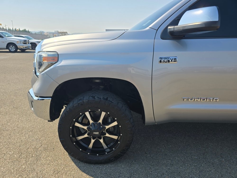 Thumbnail: 2018 Toyota Tundra - 16
