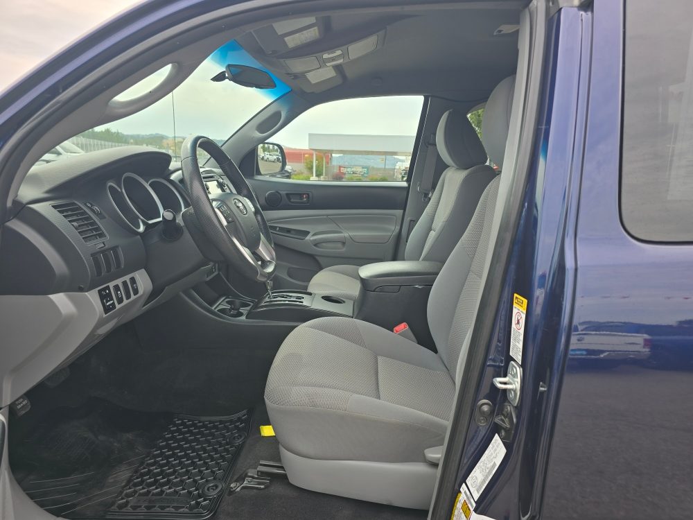 Thumbnail: 2013 Toyota Tacoma - 8