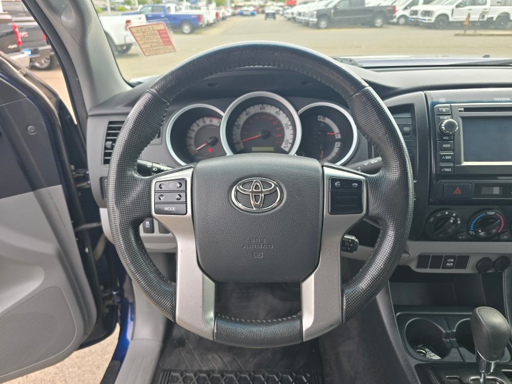 Thumbnail: 2013 Toyota Tacoma - 11