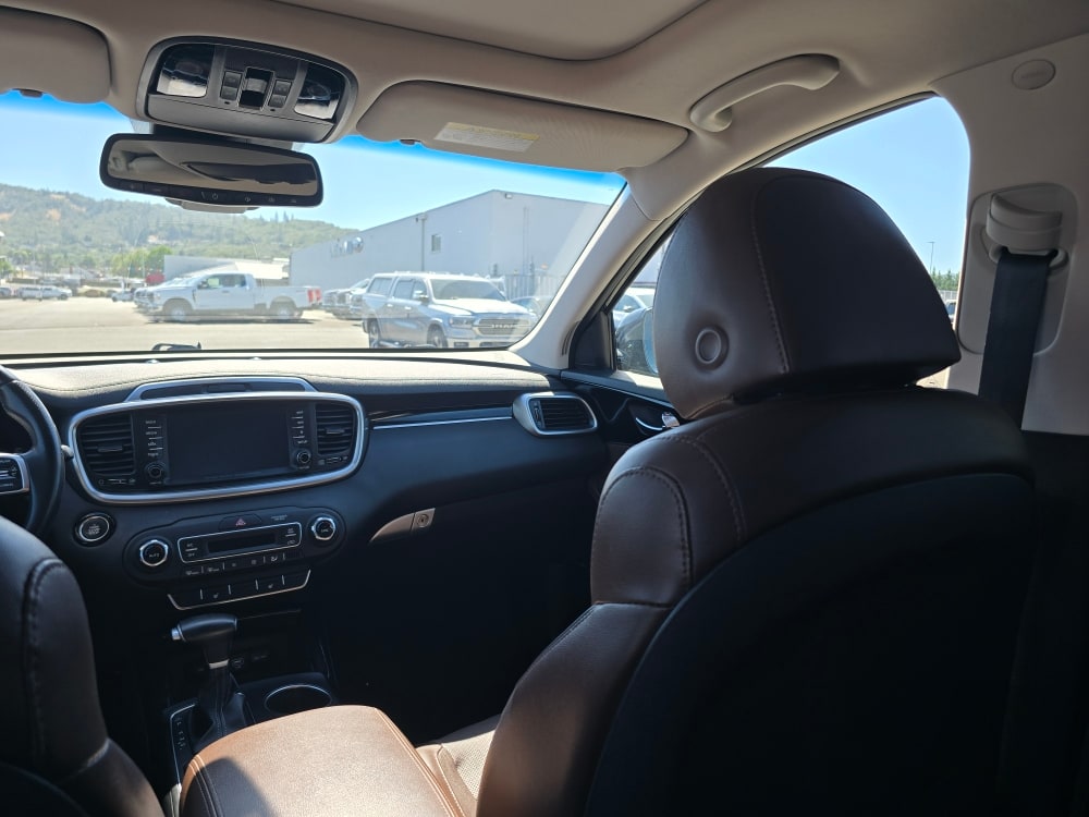 Thumbnail: 2020 Kia Sorento - 11