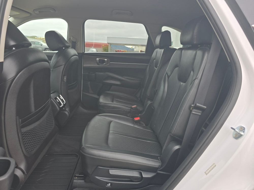 Thumbnail: 2021 Kia Sorento - 9