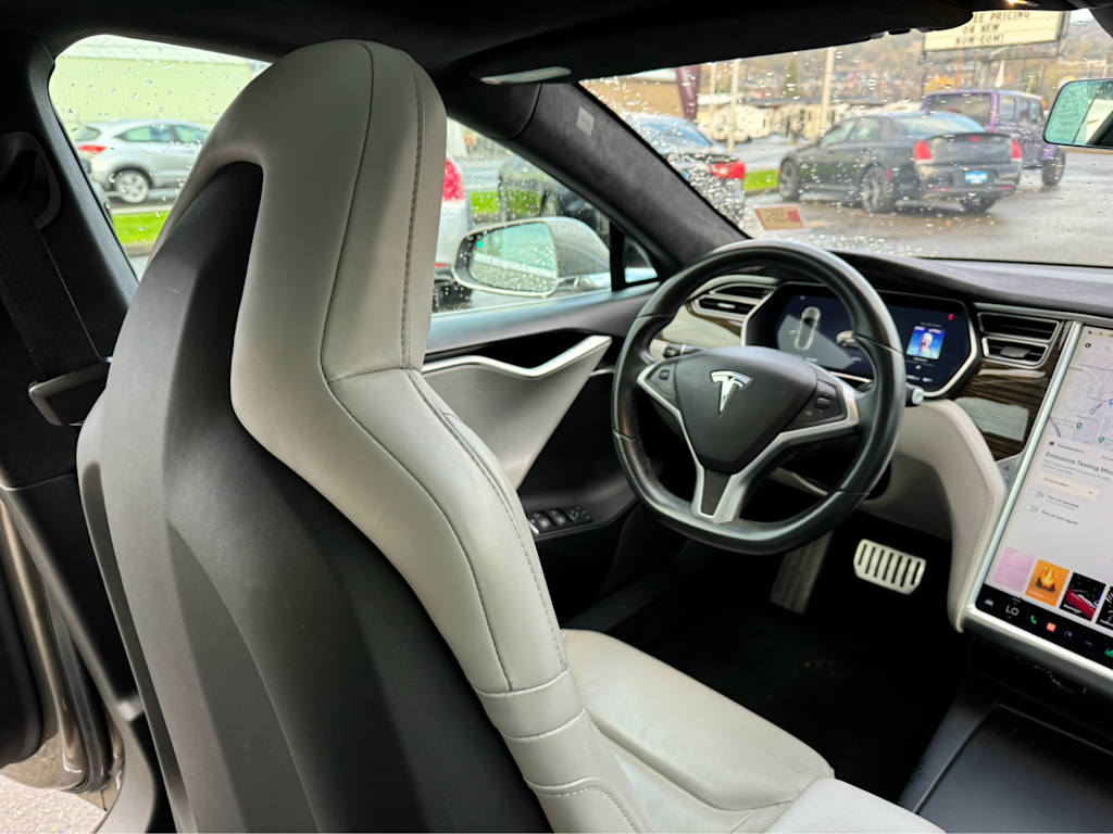 2016 Tesla Model S P90D 2