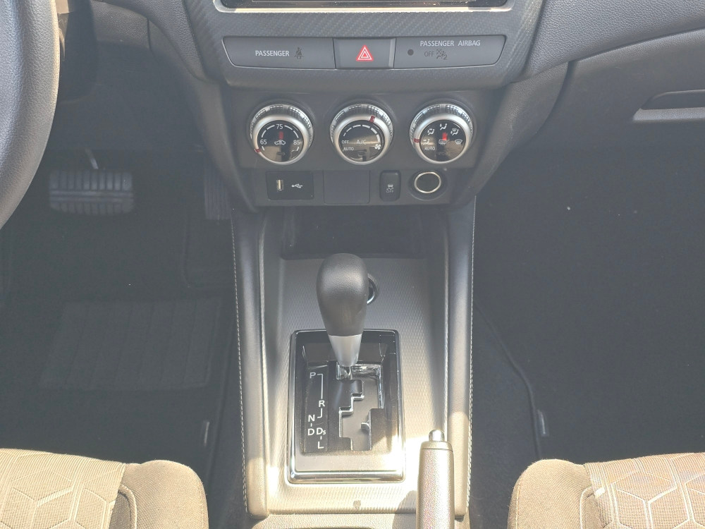 Thumbnail: 2024 Mitsubishi Outlander Sport - 12