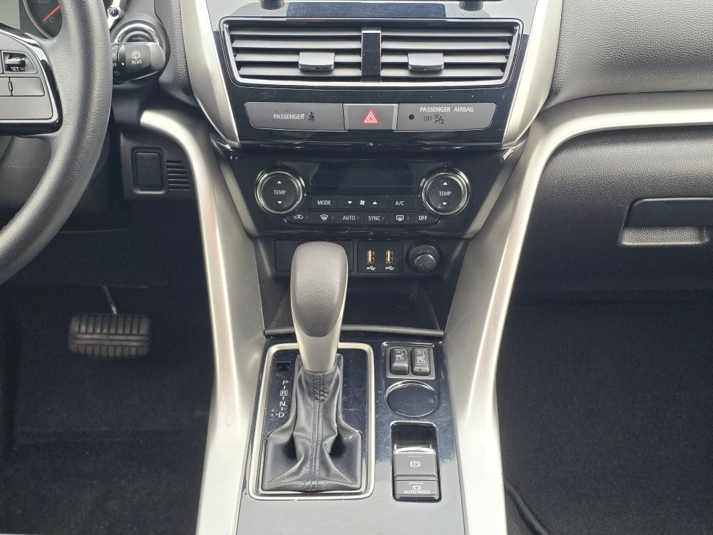 Thumbnail: 2022 Mitsubishi Eclipse Cross - 13