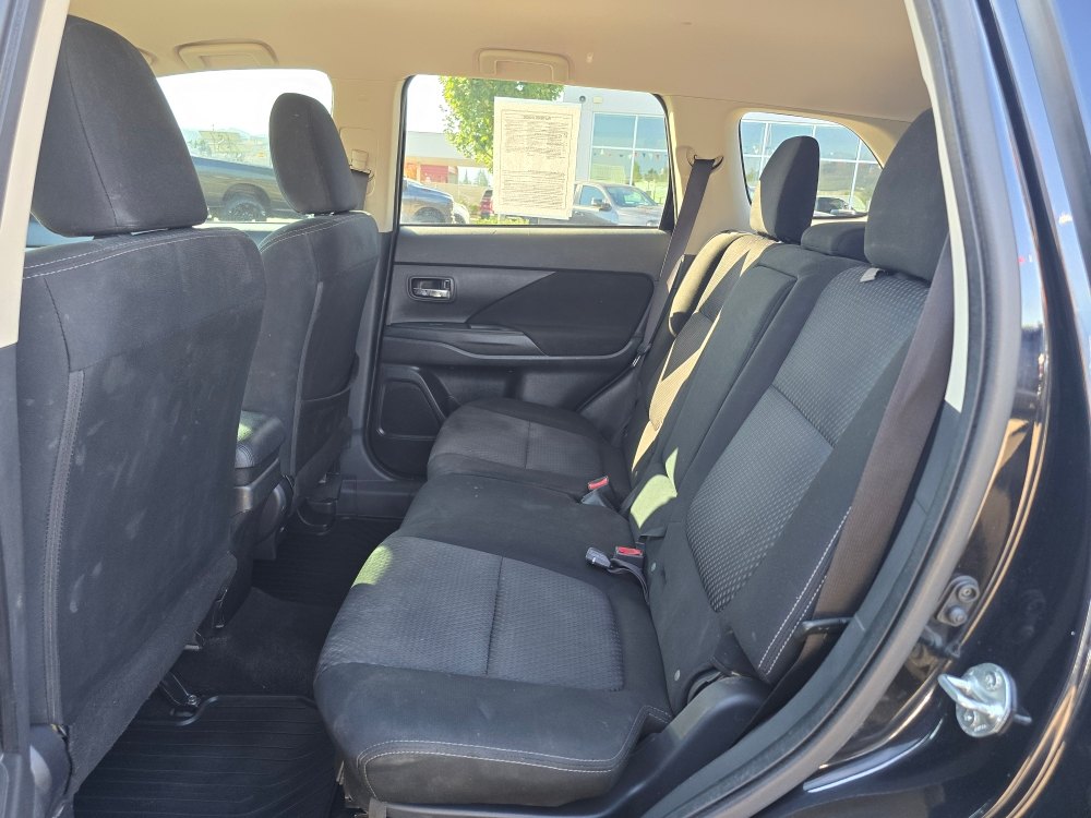 Thumbnail: 2018 Mitsubishi Outlander - 9