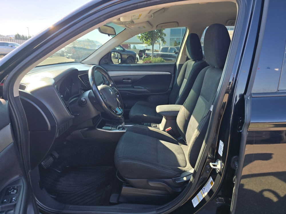 Thumbnail: 2018 Mitsubishi Outlander - 8