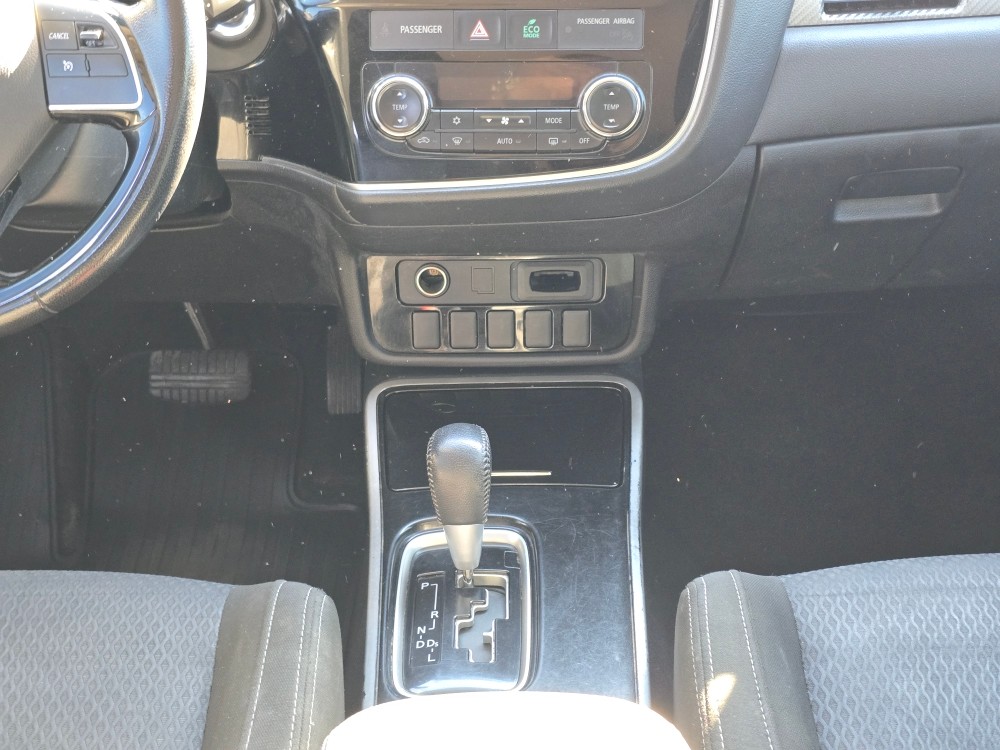 Thumbnail: 2018 Mitsubishi Outlander - 13