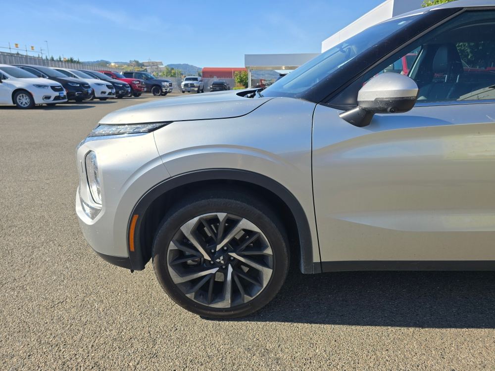 Thumbnail: 2024 Mitsubishi Outlander - 20