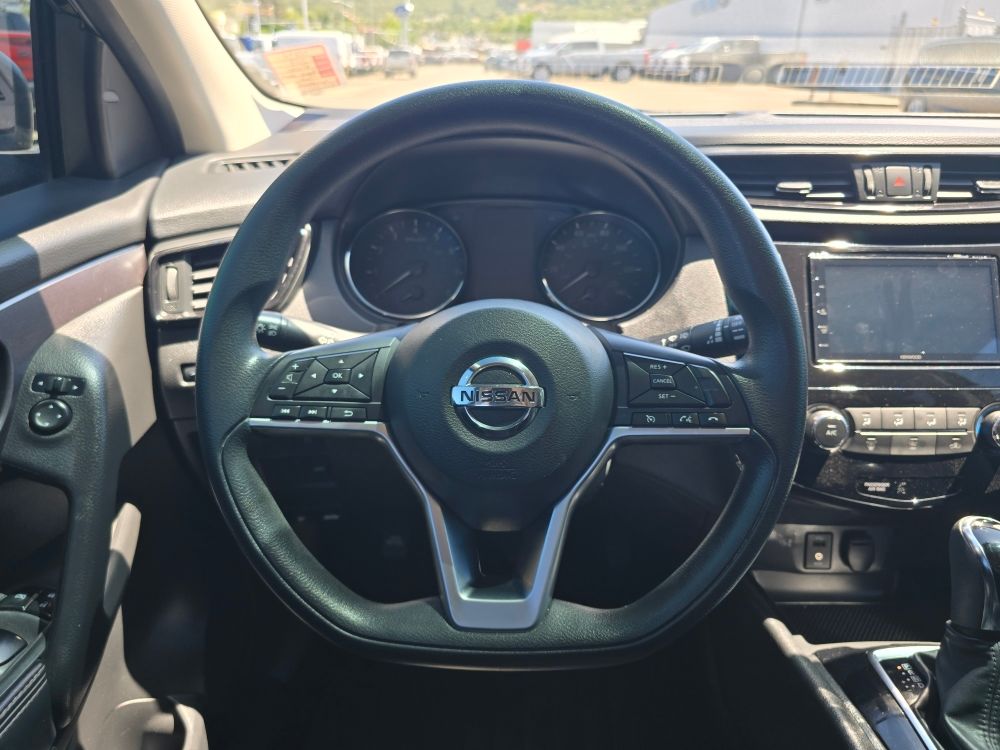 Thumbnail: 2018 Nissan Rogue Sport - 8