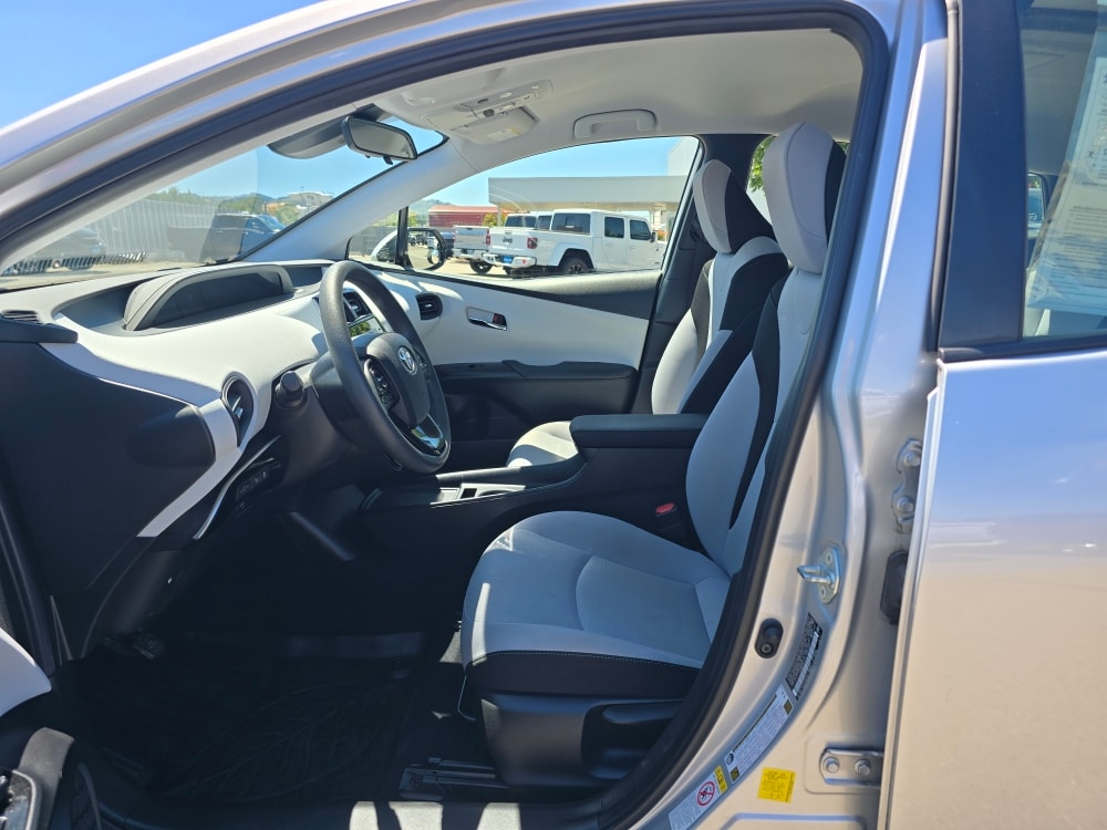 Thumbnail: 2020 Toyota Prius - 9